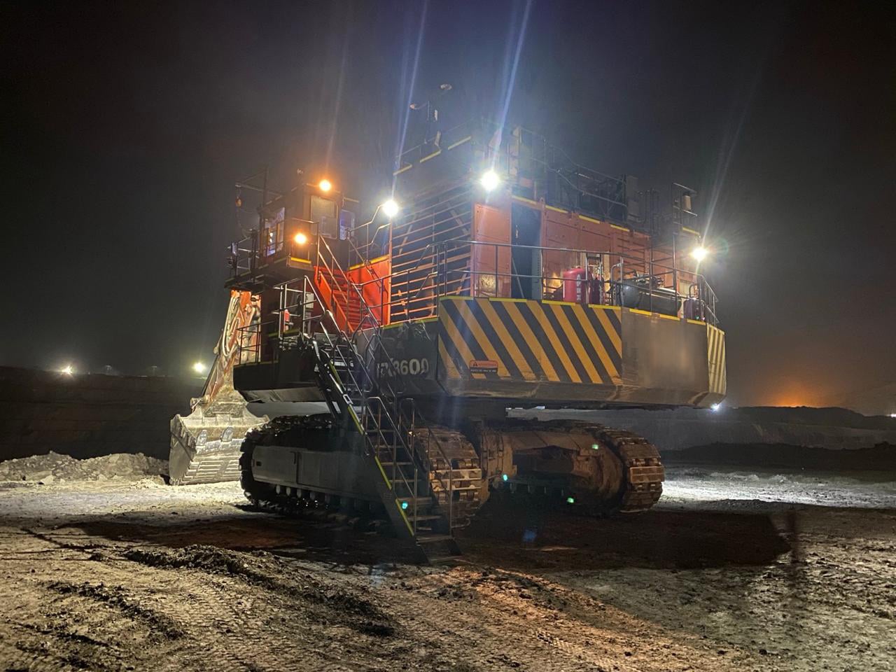 Aplicación de iluminación para excavadoras hidráulicas mineras de Hitachi